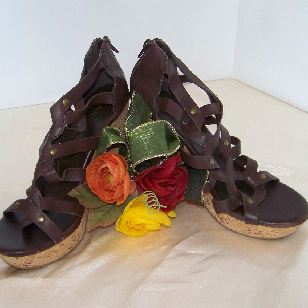 BANANA REPUBLIC CORK WEDGE GLADIATOR SANDALS